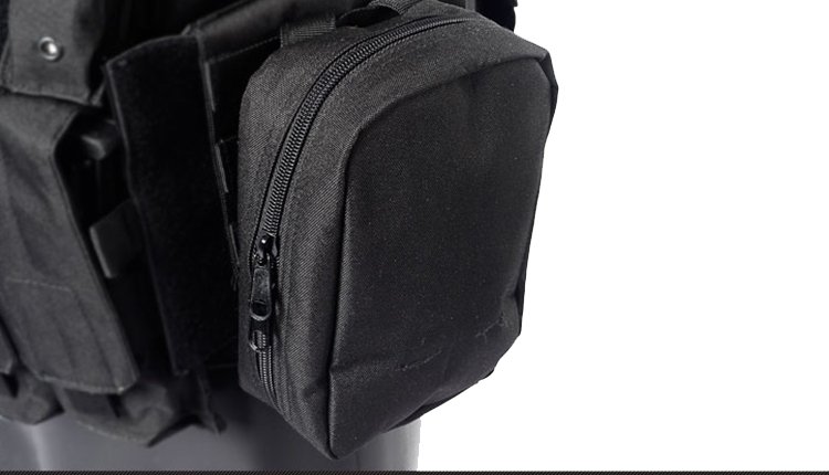 black-tactical-vest-with-pouches